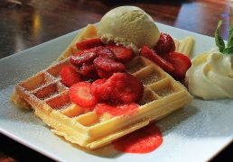 waffle, strawberries, cream-1351308.jpg